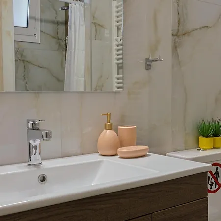 Apartment Zeta-garden Oasis & Private Parking By Optimum Link *