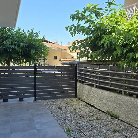 Apartment Zeta-garden Oasis & Private Parking By Optimum Link