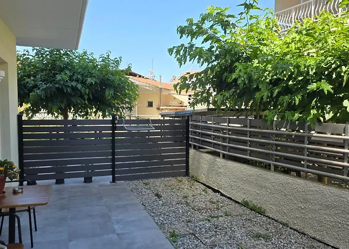 Apartment Zeta-garden Oasis & Private Parking By Optimum Link