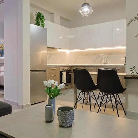 Zeta-garden Oasis & Private Parking By Optimum Link Appartement